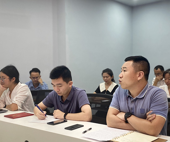 �ݶ�ɢ�����Ǻ�����|���������ٰ조ͬ�Ŀ��ߣ��ж����㡱���ô���ߡ�ѧ���ǡ�֪���ǡ������ǡ���Ա���